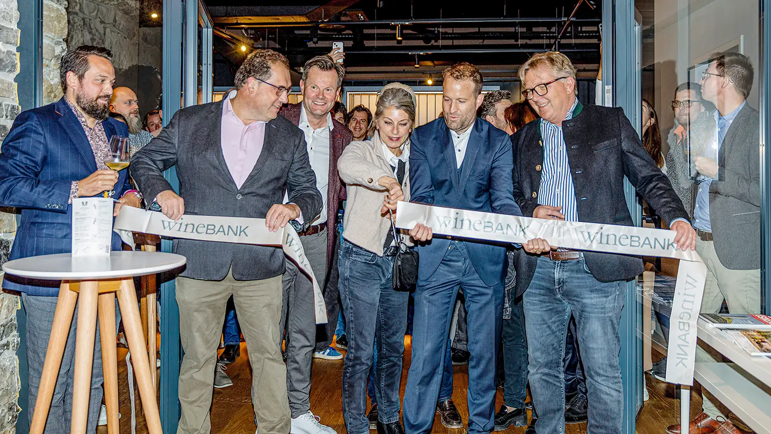 Die WineBANK in der Berner Altstadt ist eröffnet.