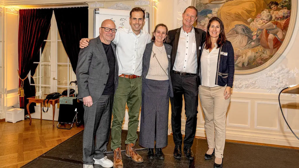 Peter Steck (Präsident KMU Stadt Bern), Andreas Koch (Referent «Andy die Pfeife»), Jeannine Blunier (Blunier Werner AG), Lene Sitter (Geschäftsführer Gewerbeverband KMU Stadt Bern) und Milena Daphinoff (Daphinoff GmbH)