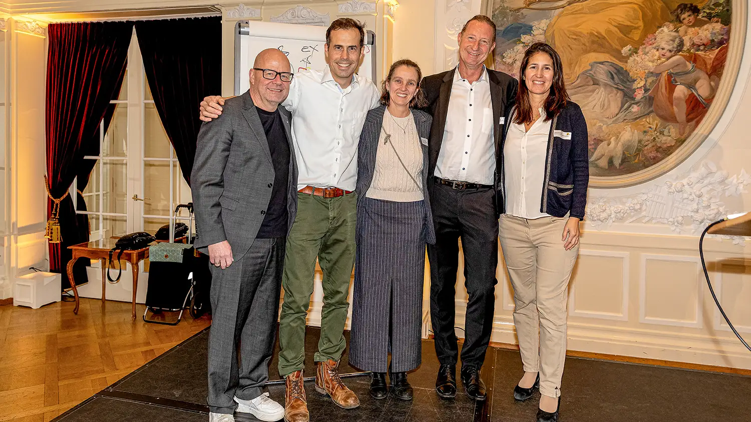 Peter Steck (Präsident KMU Stadt Bern), Andreas Koch (Referent «Andy die Pfeife»), Jeannine Blunier (Blunier Werner AG), Lene Sitter (Geschäftsführer Gewerbeverband KMU Stadt Bern) und Milena Daphinoff (Daphinoff GmbH)