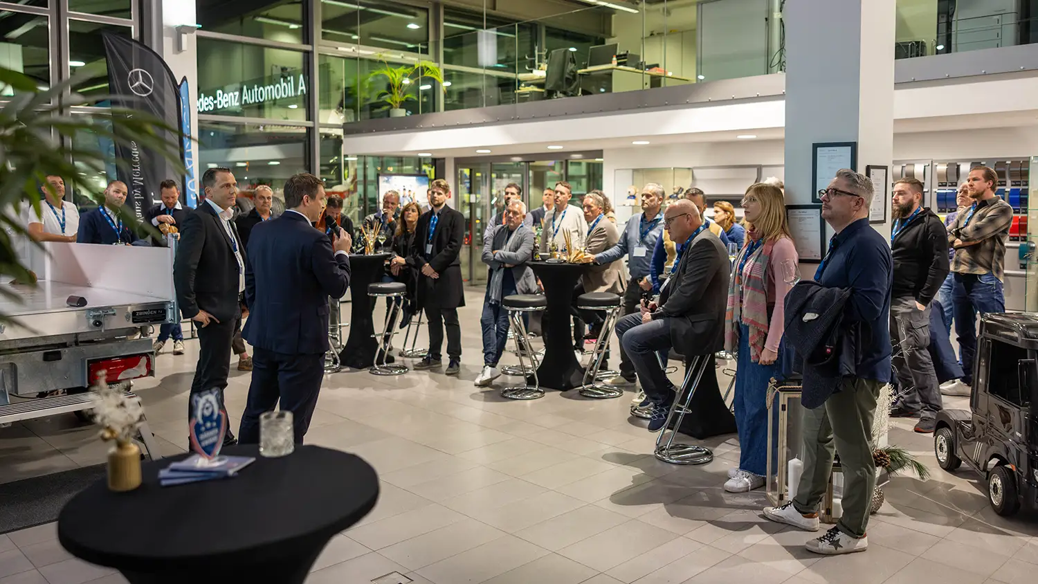 Im Rahmen des BärnerGwärb lud die MERBAG in ihre Ausstellungsräume ein und sorgte für einen angeregten Netzwerkabend.