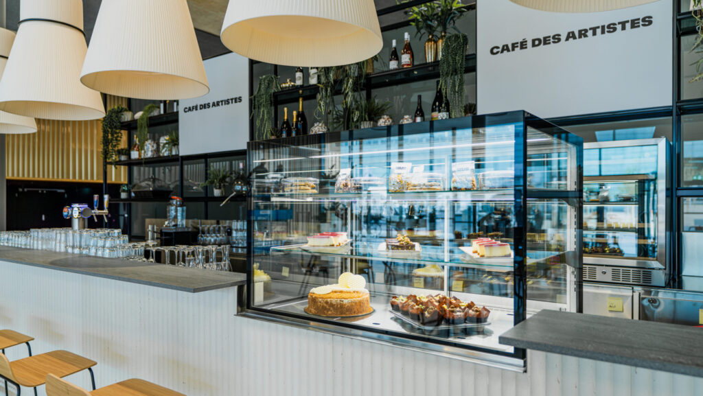 NFH Foyer Cafe des Artistes HighRes 05 scaled e1755602648912